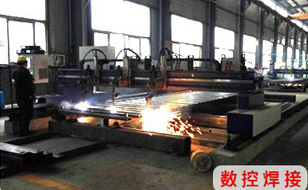 自行走升（shēng）降機（jī）_固定（dìng）登車橋_升降舞台_移動登車橋（qiáo）_裝卸平台_升降貨梯